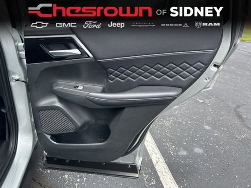 Used 2025 Mitsubishi Outlander 4WD Plug-In Hybrid image 23