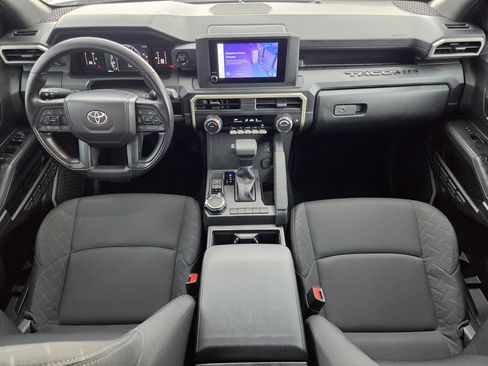 Used 2025 Toyota Tacoma SR AWD/4WD image 12