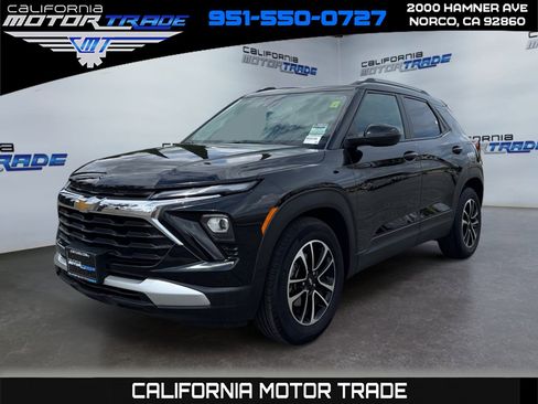 Used 2024 Chevrolet TrailBlazer LT FWD image 1