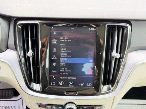 Used 2020 Volvo S60 T5 Momentum w/ Protection Package image 57