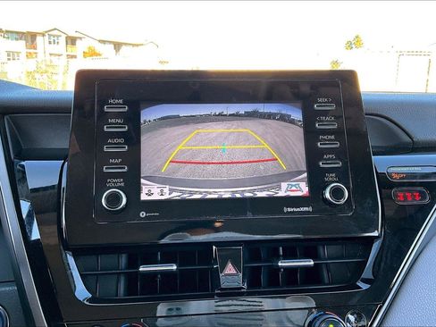 Used 2022 Toyota Camry SE image 20