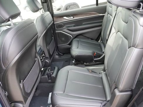 New 2026 Jeep Grand Cherokee L Limited AWD/4WD image 11