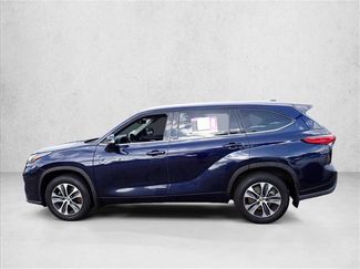 Used 2021 Toyota Highlander XLE AWD/4WD video 2