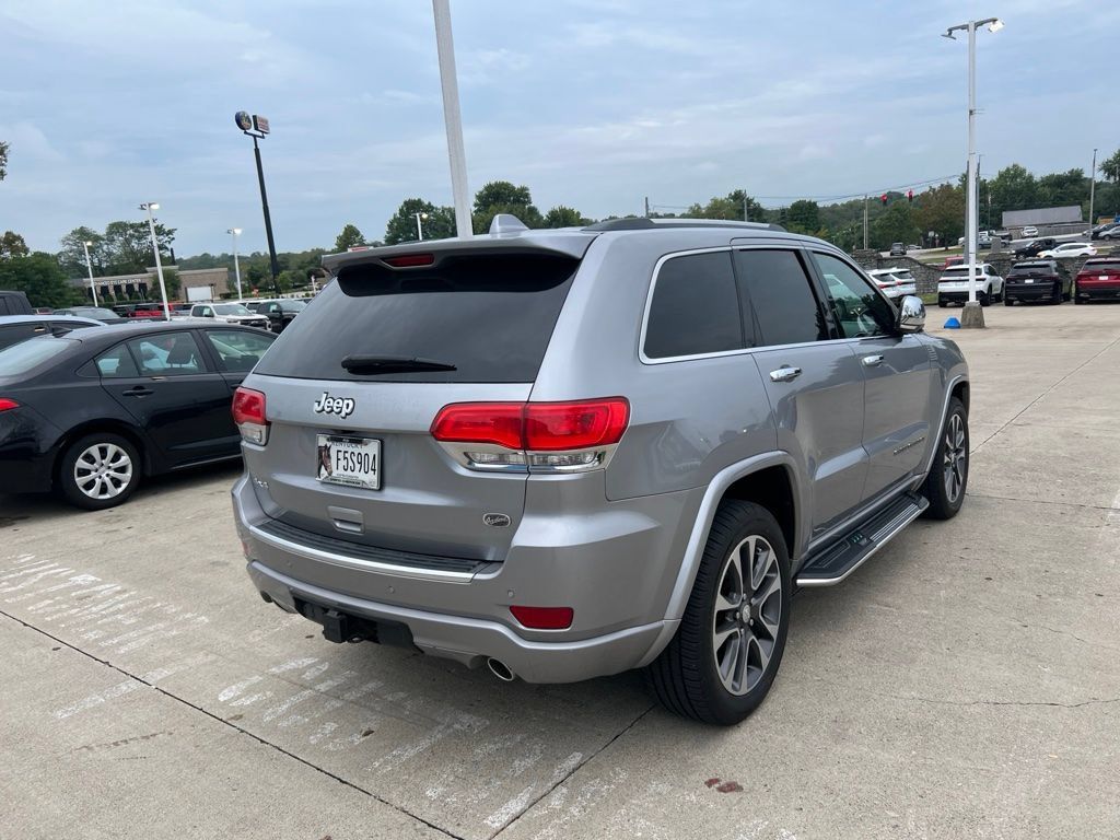 Used 2018 Jeep Grand Cherokee Overland AWD/4WD image 3