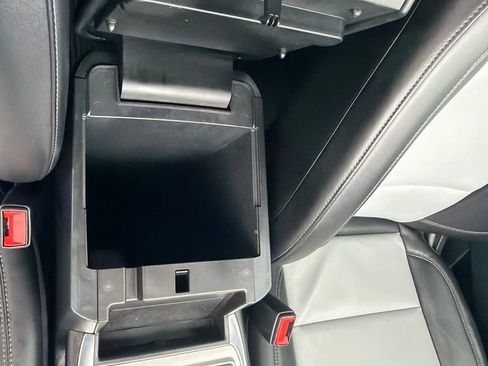 Used 2023 Ford Explorer XLT w/ Equipment Group 202A AWD/4WD image 41