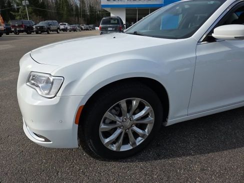 Used 2021 Chrysler 300 Touring L image 26
