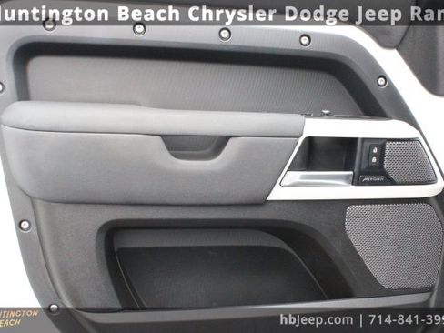 Used 2021 Land Rover Defender 110 image 9