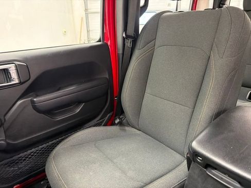 Used 2024 Jeep Gladiator Sport AWD/4WD image 15