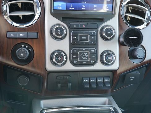 Used 2014 Ford F350 Lariat w/ Lariat Ultimate Package image 27