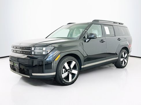 Used 2025 Hyundai Santa Fe Limited image 3