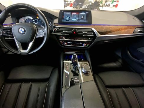 Used 2018 BMW 530e xDrive image 16