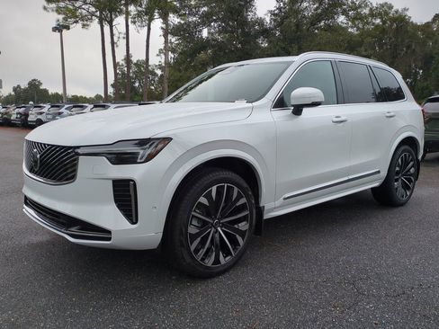 New 2026 Volvo XC90 B6 Plus w/ Protection Package Premier image 8