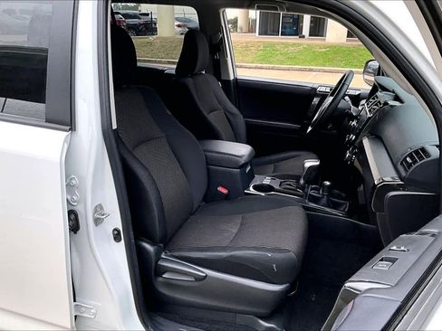 Used 2024 Toyota 4Runner TRD Off-Road image 9