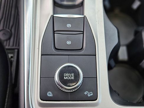 Used 2022 Ford Explorer XLT w/ Equipment Group 202A image 25