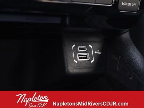 Used 2024 Jeep Compass Latitude image 20