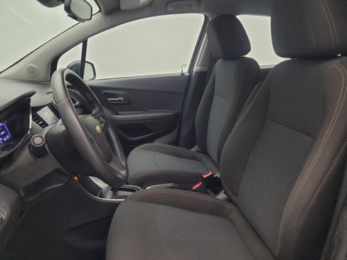 Used 2020 Chevrolet Trax LS w/ LPO, Protection Package FWD image 17