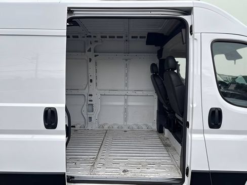 Used 2024 RAM ProMaster 2500 w/ Convenience Group FWD image 29
