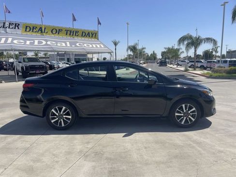 Used 2025 Nissan Versa SV FWD image 9