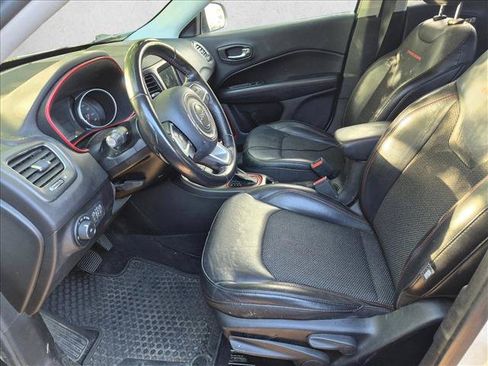 Used 2018 Jeep Compass Trailhawk AWD/4WD image 12