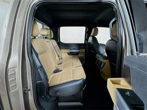 Used 2023 Ford F250 Lariat w/ Chrome Package image 25