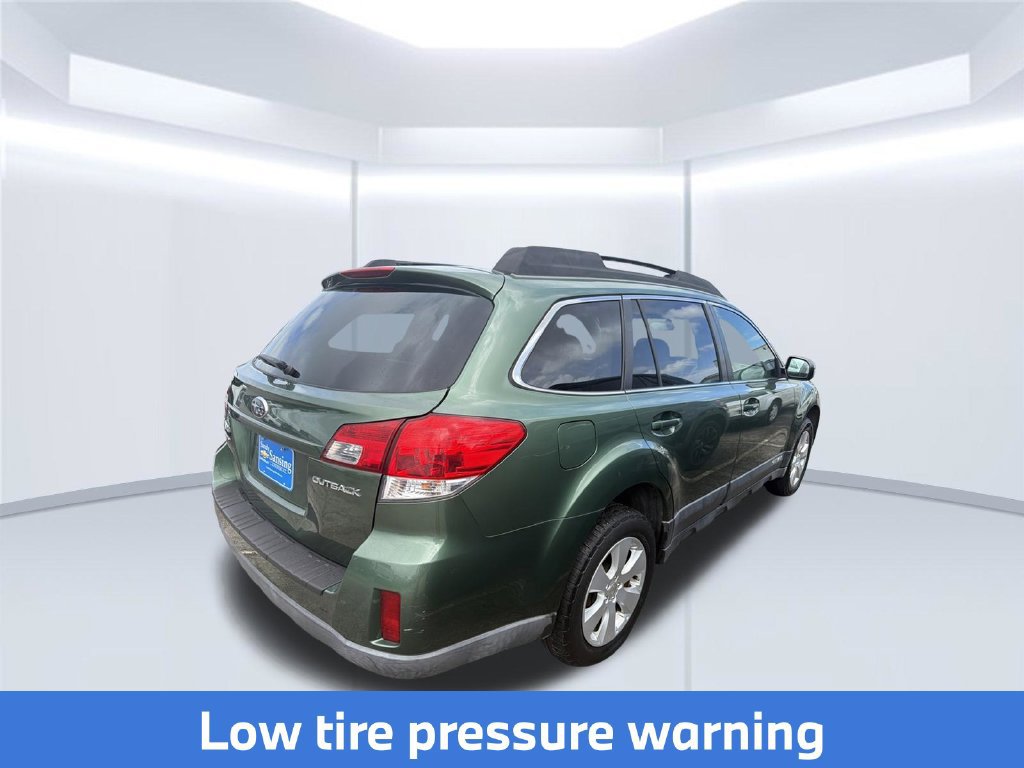 Used 2011 Subaru Outback 2.5i Premium w/ All-Weather Pkg AWD/4WD image 8