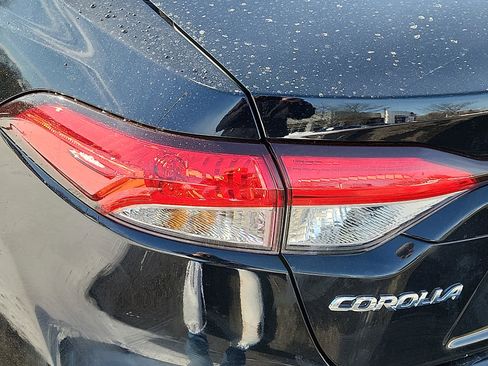 Used 2024 Toyota Corolla LE image 11