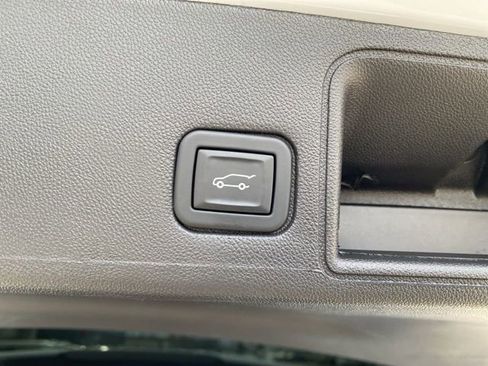 Used 2024 GMC Terrain AT4 w/ Infotainment Package II image 5