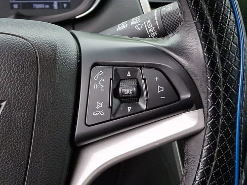 Used 2019 Chevrolet Trax LT w/ LT Convenience Package AWD/4WD image 21