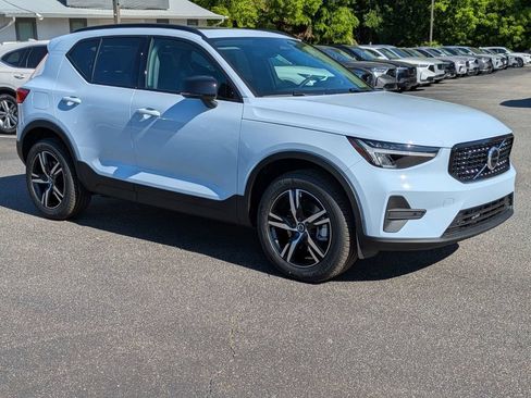 Used 2026 Volvo XC40 B5 Core AWD/4WD image 8
