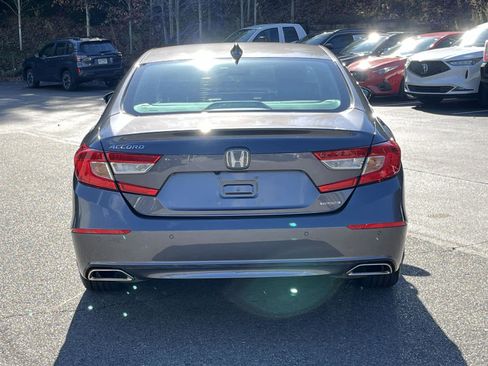 Used 2018 Honda Accord Touring image 4