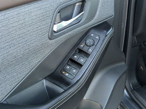 Certified 2023 Nissan Rogue SV image 16