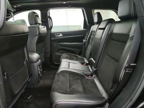 Used 2017 Jeep Grand Cherokee SRT AWD/4WD image 30
