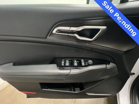 Used 2023 Kia Sportage EX image 18