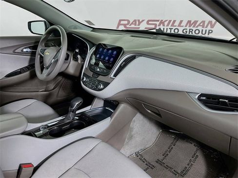 Used 2025 Chevrolet Malibu LT image 36