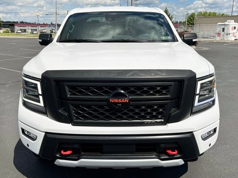 Used 2022 Nissan Titan PRO-4X w/ Pro-4x Convenience Package image 13