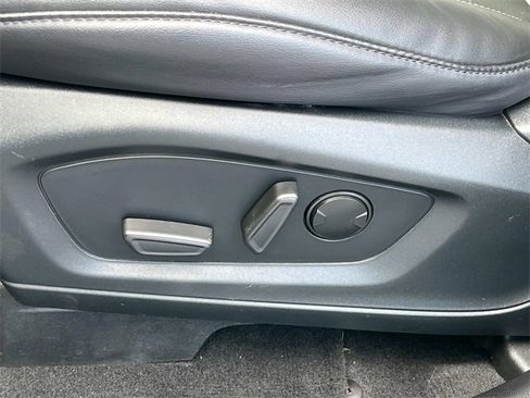 Used 2022 Ford Explorer XLT w/ Equipment Group 202A image 31