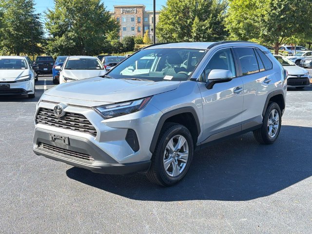 Used 2025 Toyota RAV4 XLE AWD/4WD image 8
