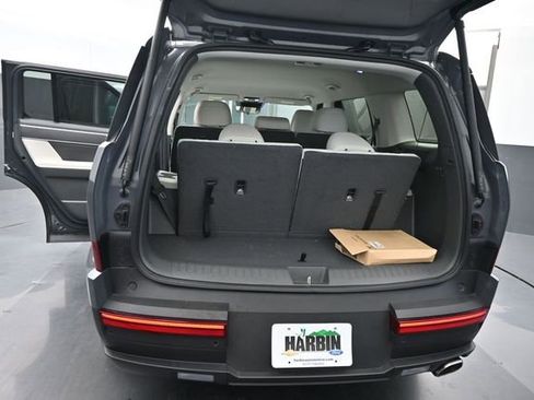 Used 2025 Hyundai Santa Fe SEL FWD image 8