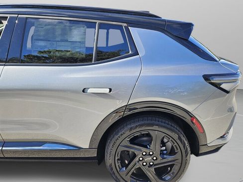 New 2025 Chevrolet Equinox EV RS image 7