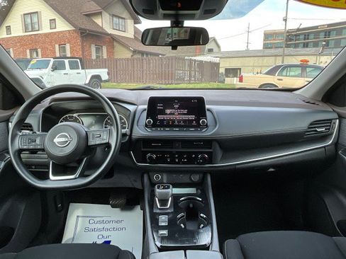 Used 2023 Nissan Rogue S image 10