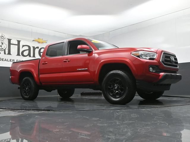Used 2022 Toyota Tacoma SR5 RWD image 2