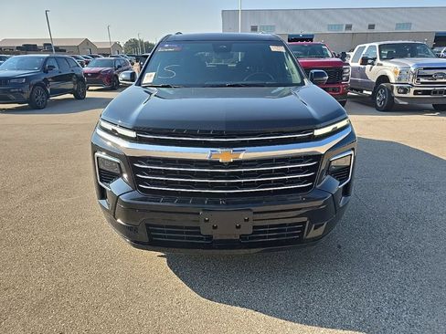 Used 2026 Chevrolet Traverse High Country w/ LPO, Floor Liner Package AWD/4WD image 2