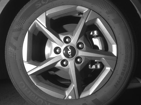 Used 2025 Kia K4 LXS image 13