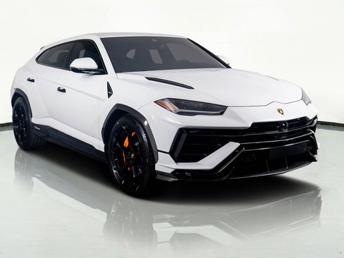 Used 2023 Lamborghini Urus Performante image 4