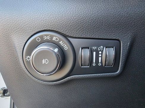 New 2026 Jeep Compass Latitude image 12