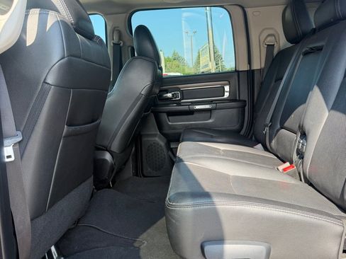 Used 2015 RAM 2500 Laramie w/ Black Appearance Group AWD/4WD image 21
