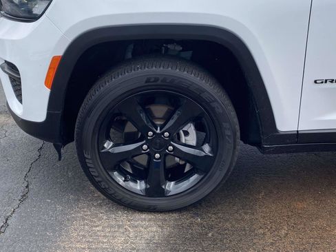 Certified 2024 Jeep Grand Cherokee Altitude image 26