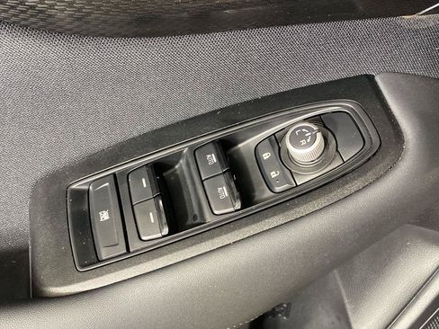Used 2025 Subaru Outback Premium AWD/4WD image 11
