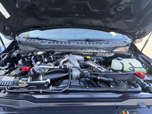 Used 2026 Ford F350 Lariat w/ Black Appearance Package image 59