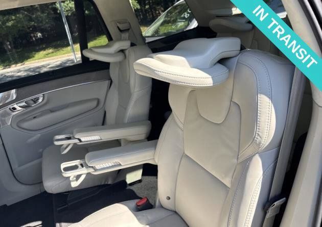Certified 2025 Volvo XC90 T8 Ultra AWD/4WD image 3